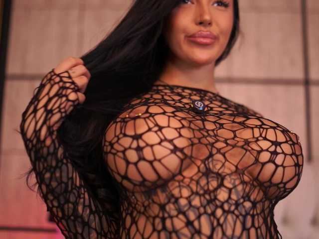 AishaaDevoe live cam on BongaCams