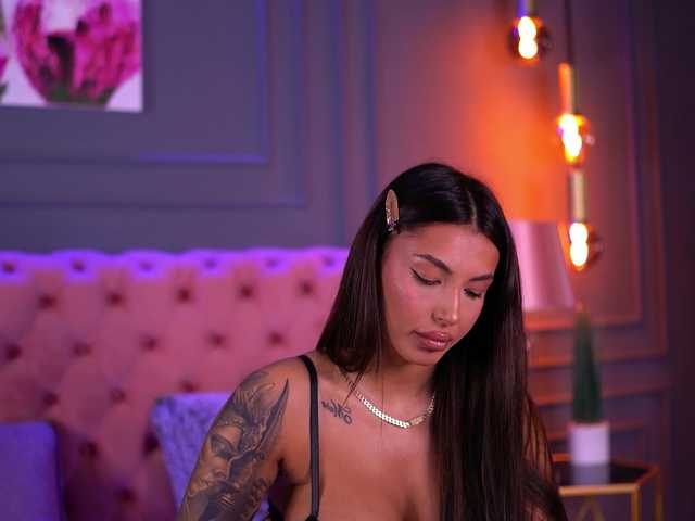 AishaaDevoe live cam on BongaCams