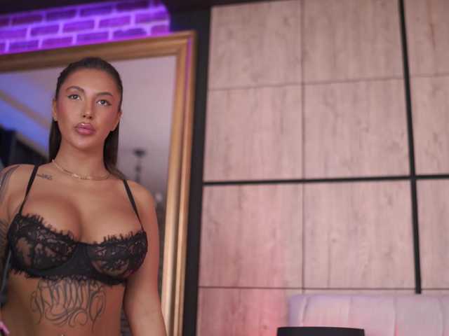 AishaaDevoe live webcam show