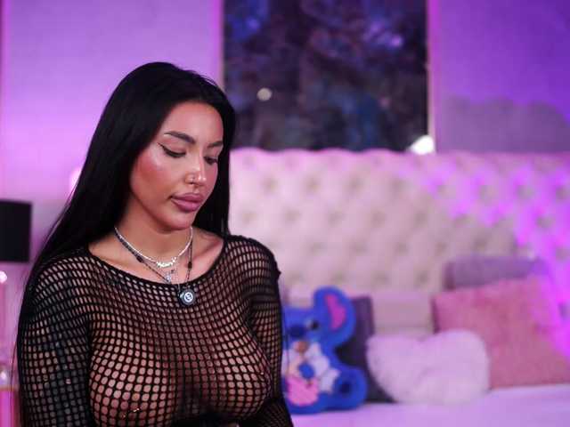 AishaaDevoe live cam on BongaCams