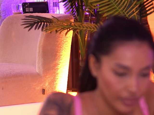 AishaaDevoe live cam on BongaCams