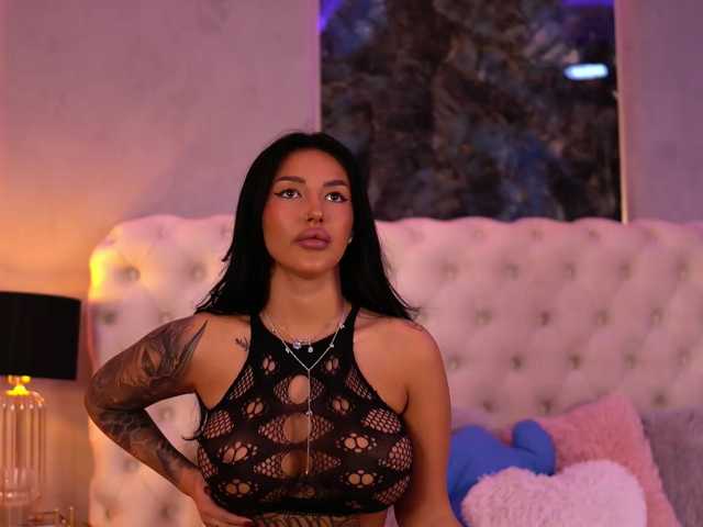 AishaaDevoe live cam on BongaCams