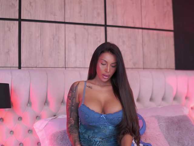 AishaaDevoe live cam on BongaCams