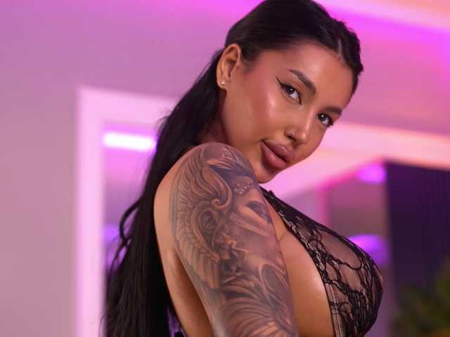 AishaaDevoe live cam on BongaCams