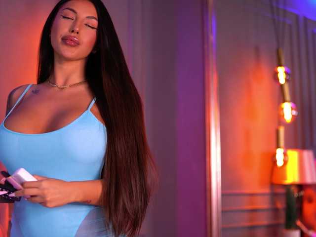 AishaaDevoe live cam on BongaCams