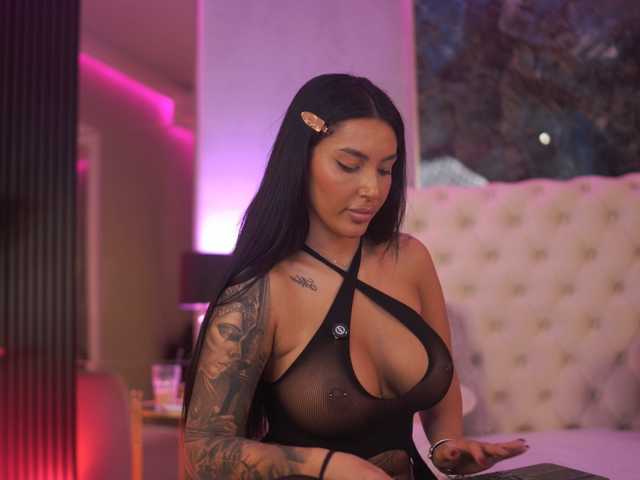AishaaDevoe live cam
