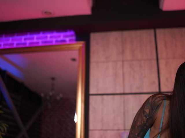 AishaaDevoe live cam on BongaCams