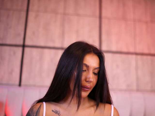 AishaaDevoe live cam on BongaCams