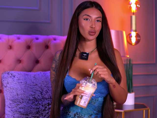 AishaaDevoe live cam on BongaCams