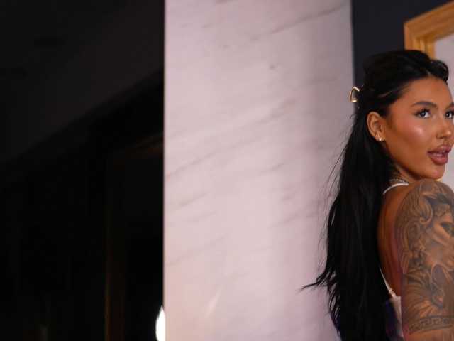 AishaaDevoe live cam on BongaCams