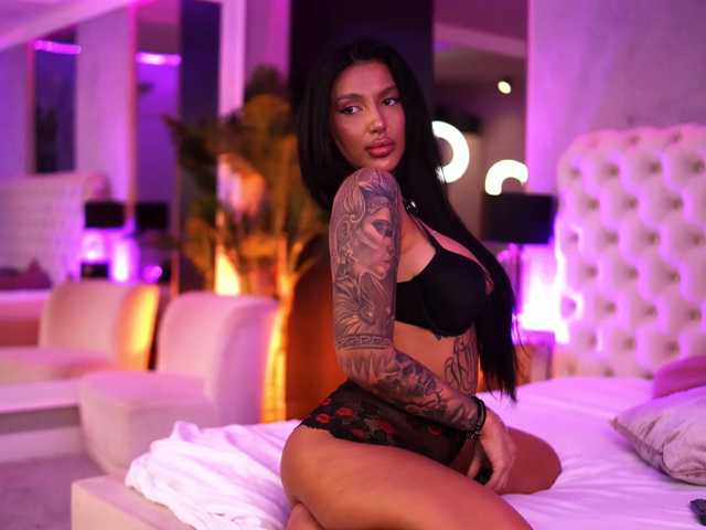 AishaaDevoe live cam on BongaCams