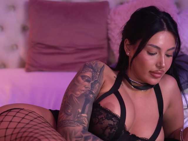 AishaaDevoe live cam preview