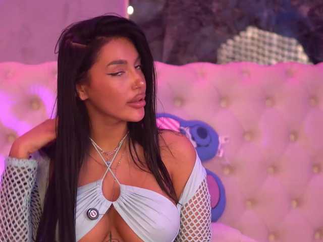AishaaDevoe, live now on BongaCams