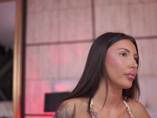 AishaaDevoe live webcam show