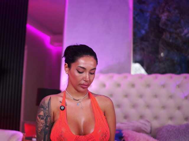AishaaDevoe live cam on BongaCams