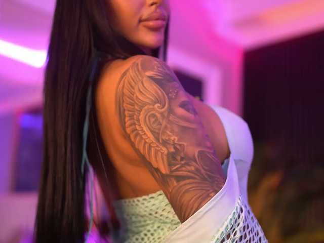 AishaaDevoe, live now on BongaCams