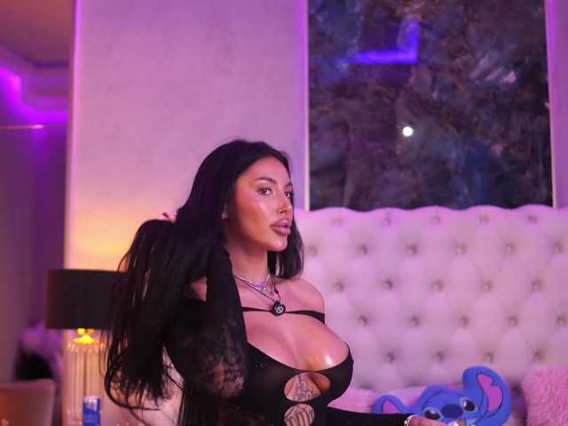 AishaaDevoe live cam on BongaCams