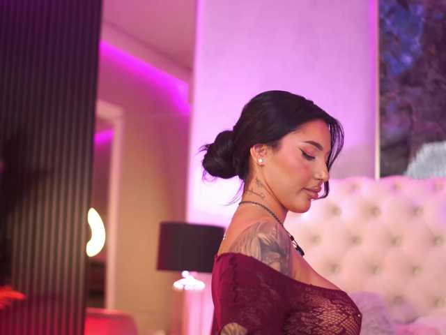 AishaaDevoe live cam on BongaCams