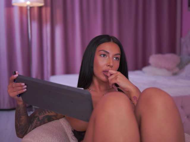 AishaaDevoe's BongaCams show and profile