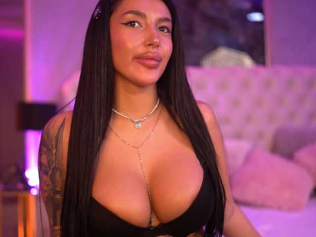 AishaaDevoe, en directo ahora en BongaCams