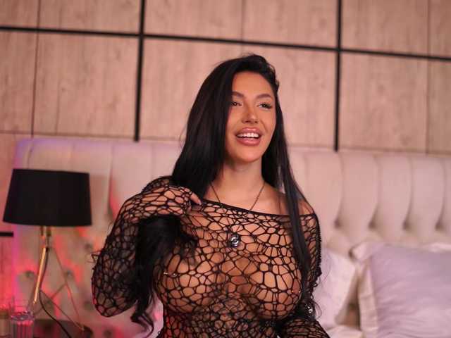 AishaaDevoe live cam on BongaCams