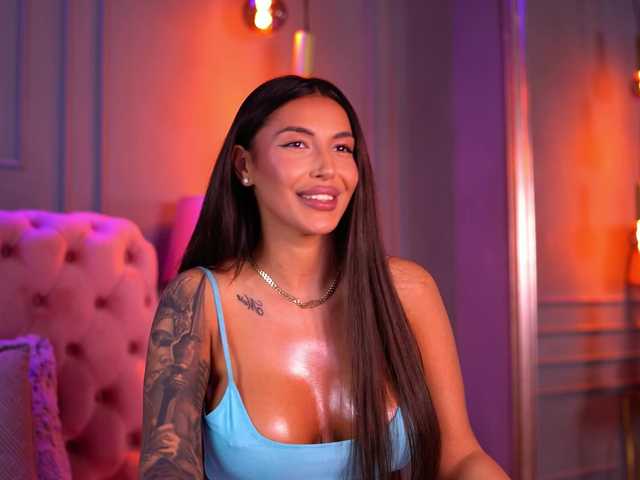 AishaaDevoe live cam on BongaCams