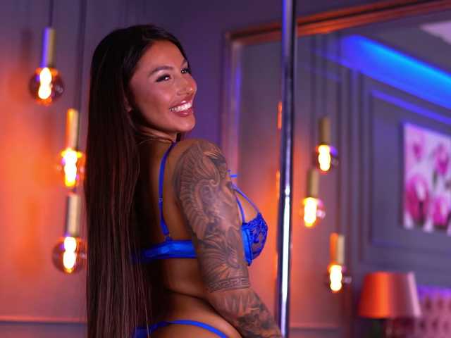 AishaaDevoe live cam on BongaCams