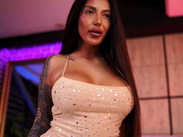 AishaaDevoe live cam on BongaCams
