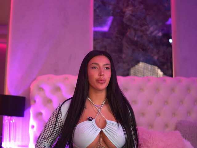 AishaaDevoe, live now on BongaCams