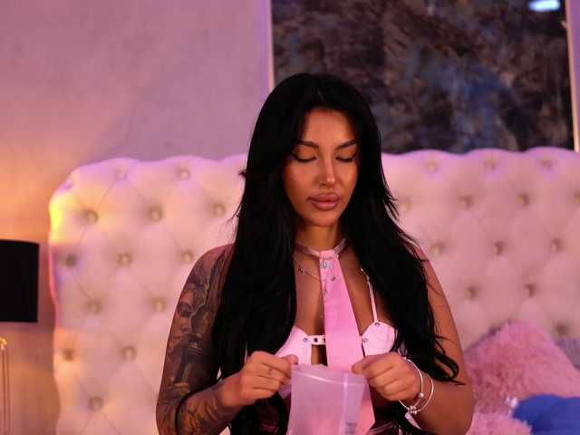 AishaaDevoe live cam on BongaCams