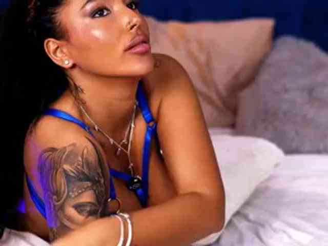 AishaaDevoe webcam