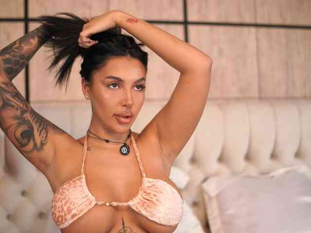 AishaaDevoe webcam