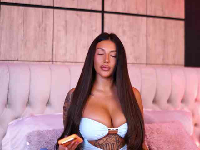 AishaaDevoe webcam