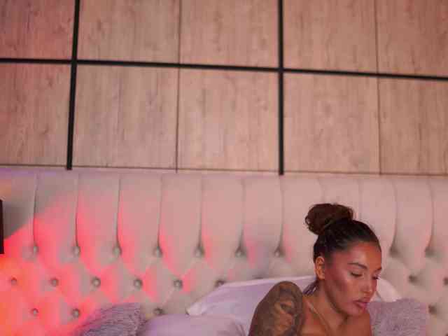 AishaaDevoe webcam