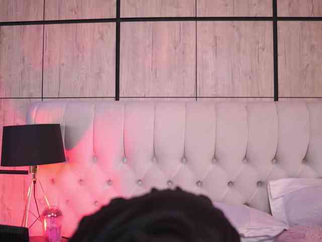 AishaaDevoe webcam