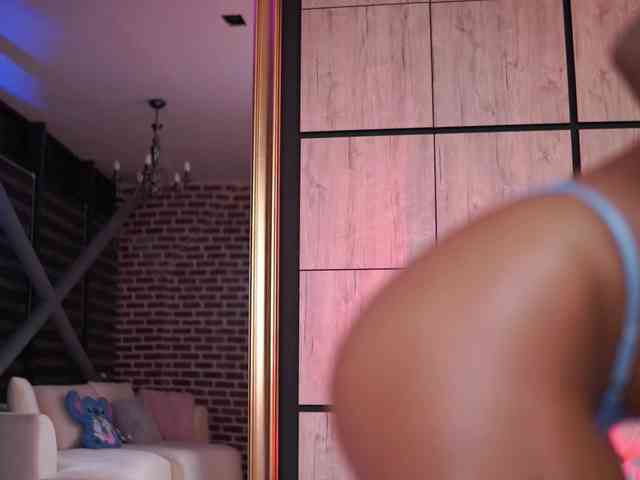 AishaaDevoe webcam