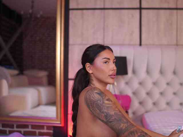 AishaaDevoe webcam