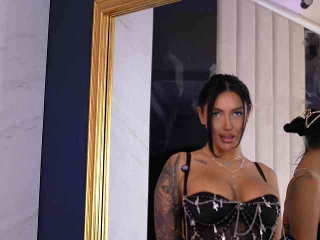 AishaaDevoe webcam