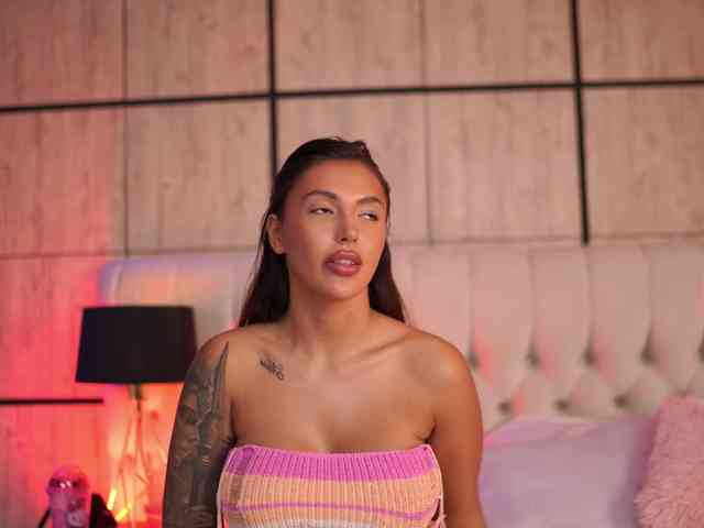 AishaaDevoe webcam
