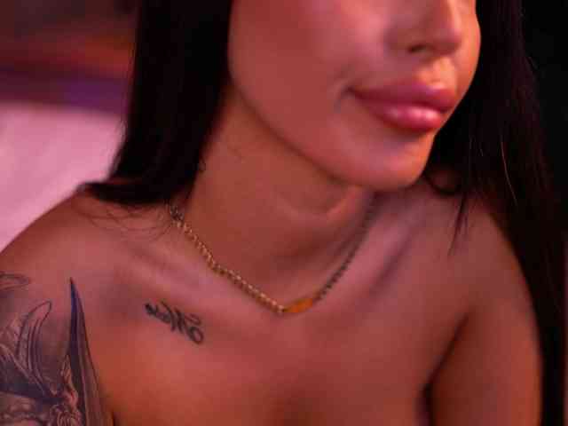 AishaaDevoe webcam