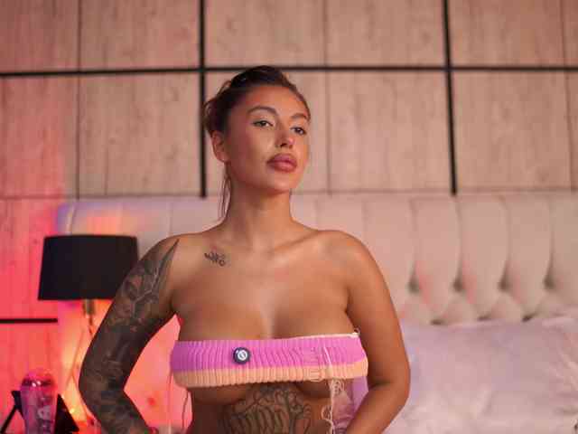 AishaaDevoe webcam