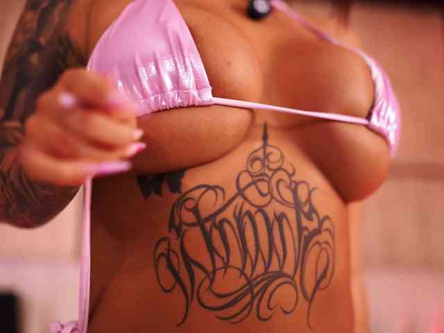 AishaaDevoe webcam