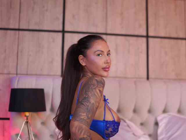 AishaaDevoe webcam
