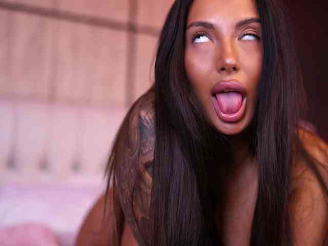AishaaDevoe webcam