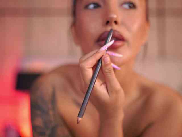 AishaaDevoe webcam