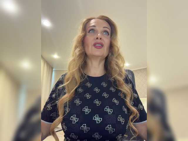 XxxSexyMilfxxX live cam on BongaCams