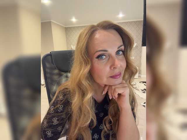 XxxSexyMilfxxX live cam on BongaCams