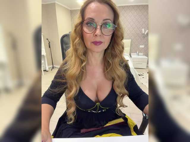 XxxSexyMilfxxX live cam on BongaCams
