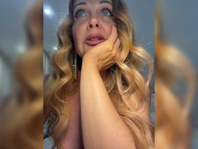 XxxSexyMilfxxX live cam on BongaCams