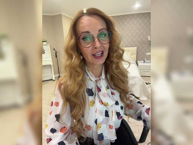 XxxSexyMilfxxX live cam on BongaCams